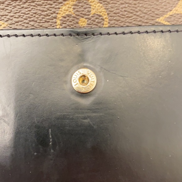 Lightly used Louis Vuitton monogram bi-fold wallet - Picture 6 of 10